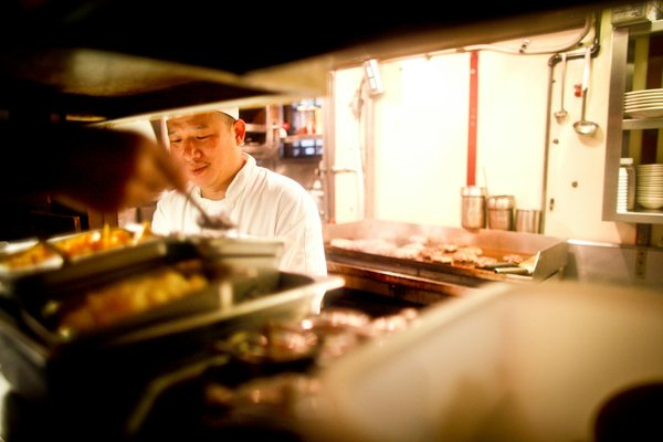 Comment préparer des financiers à la pistache avec une texture fondante?